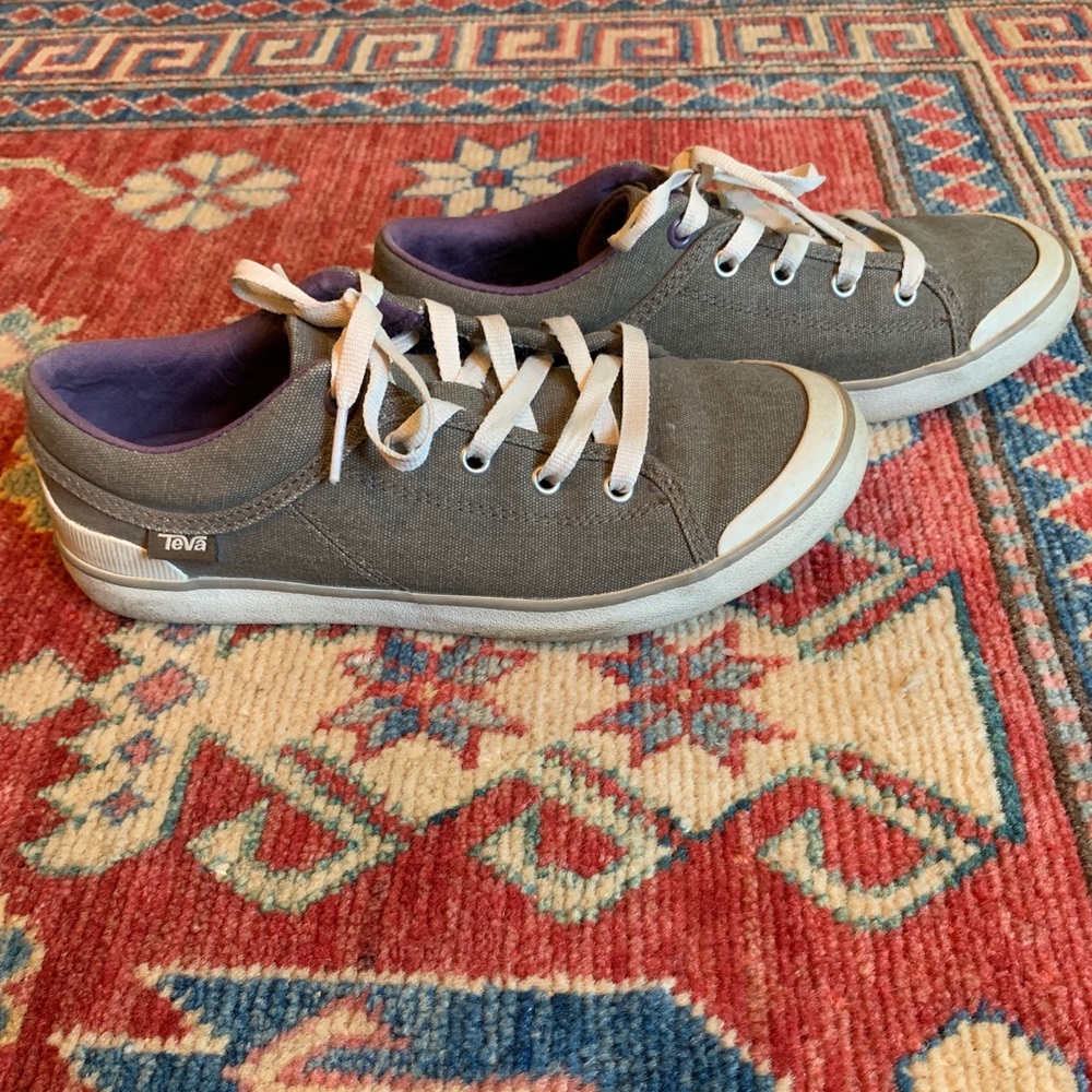 Teva canvas sneakers size 8.5